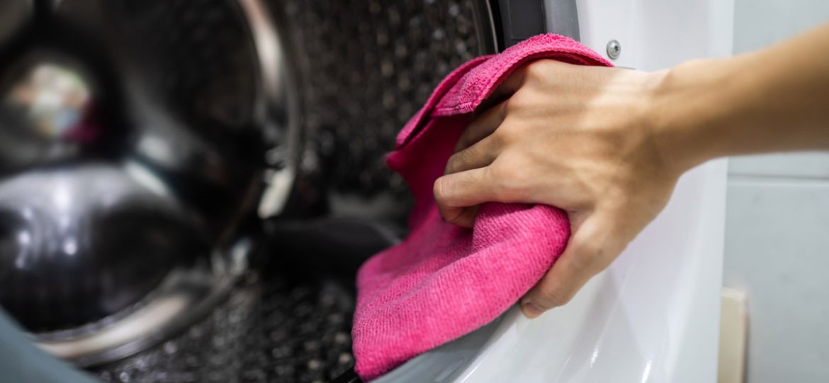 Cleaning washing machine
